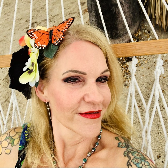 Meet your Posher, Liz - Picture 1 of 1